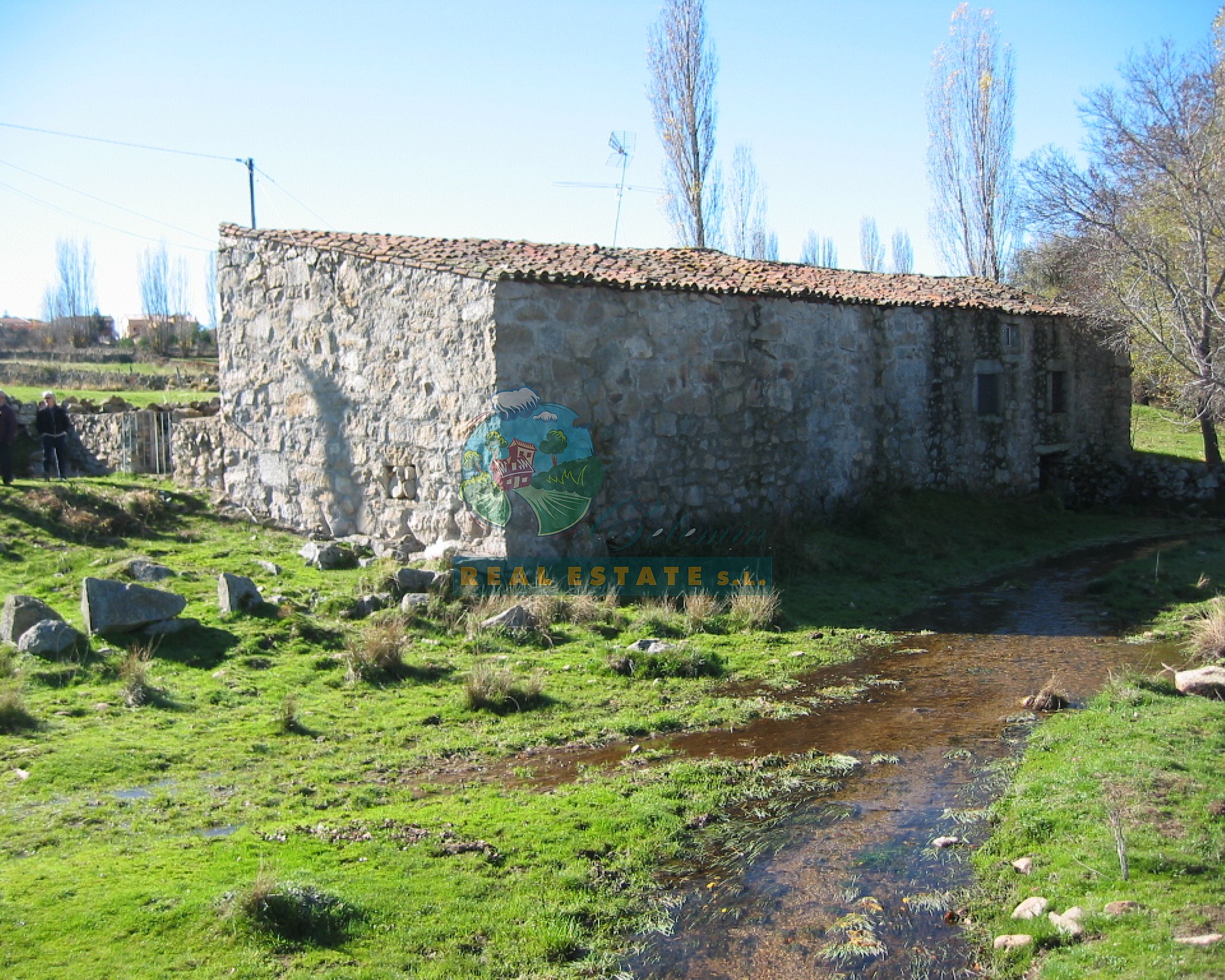Water mill needs rehabilitation in Sierra de Gredos.