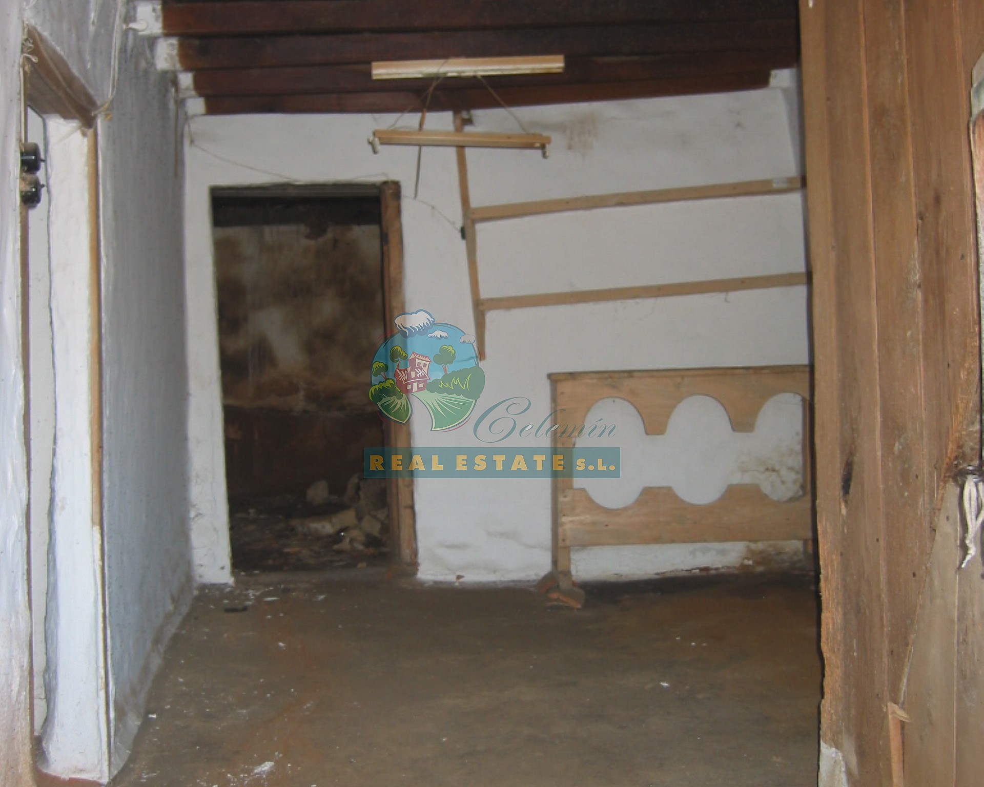 House needs rehabilitation in Sierra de Gredos.