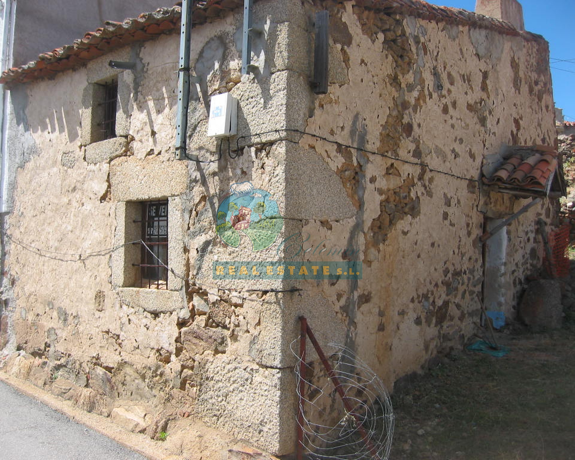 Village house for restoration in Sierra de Gredos