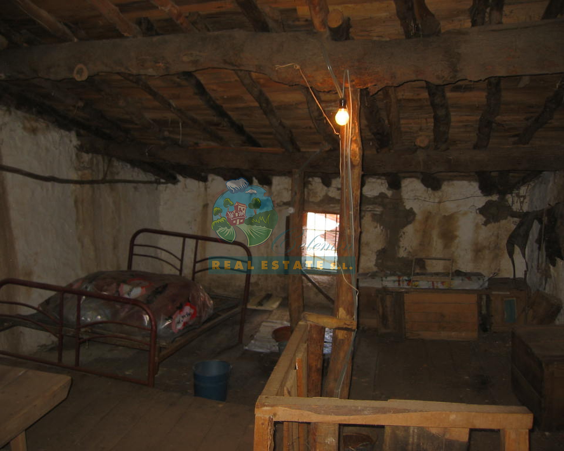 Village house for restoration in Sierra de Gredos