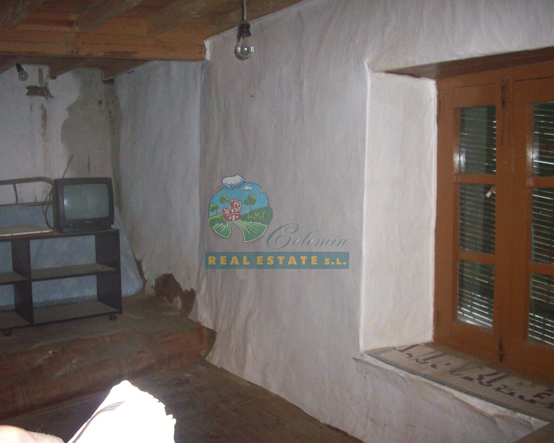 Habitable village house in Sierra de Gredos.