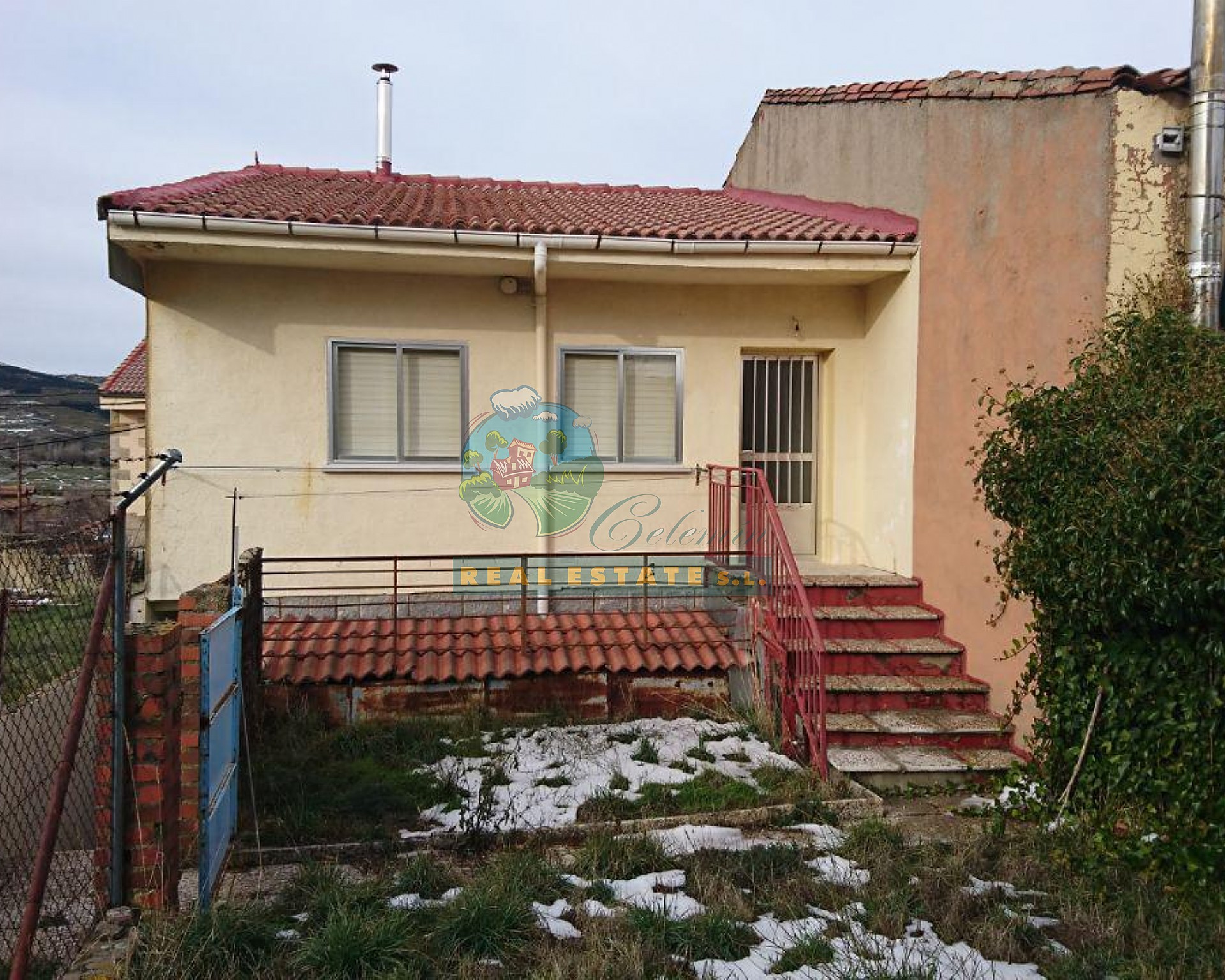 Habitable house in Sierra de Gredos.