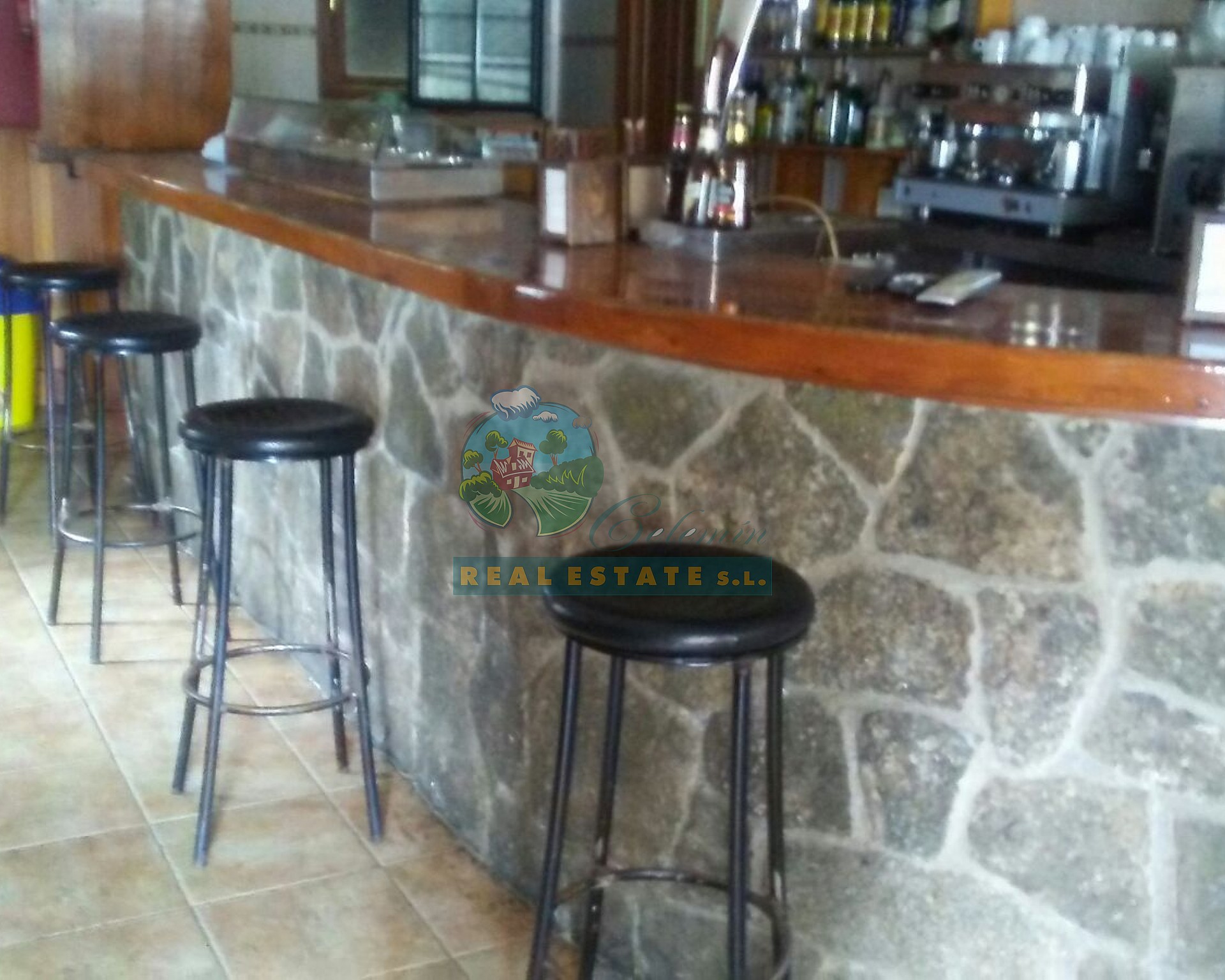 Bar business in Sierra de Gredos.