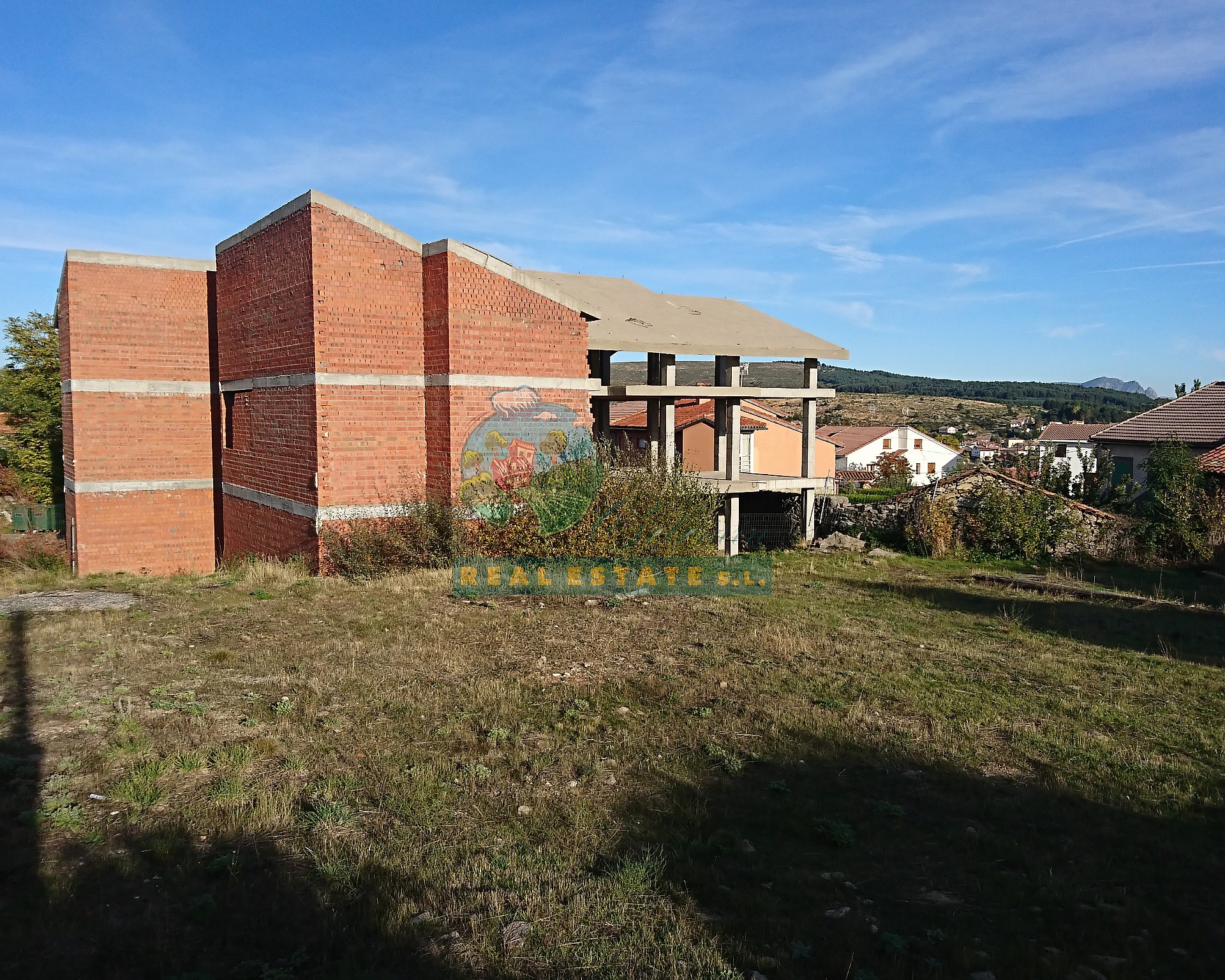 Building in development in Sierra de Gredos