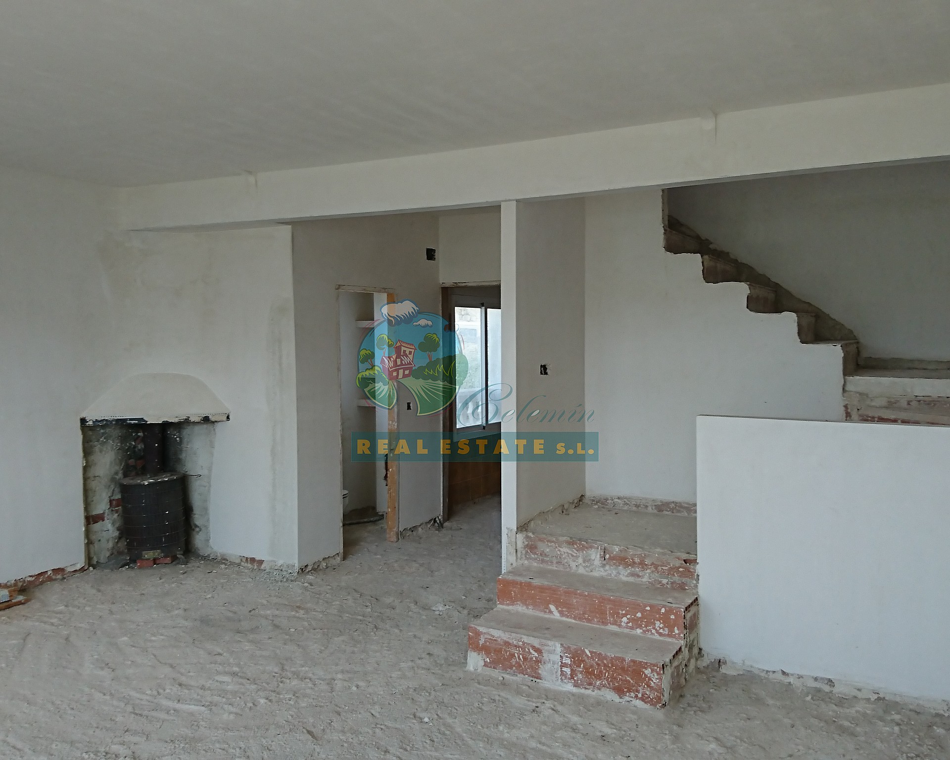 Partially restored village house Sierra de Gredos.