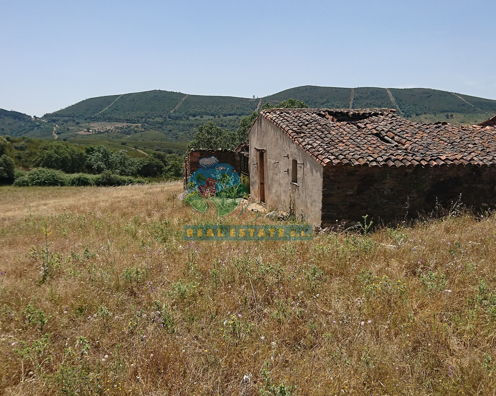 Rural land & cottage in Sierra de Gredos.